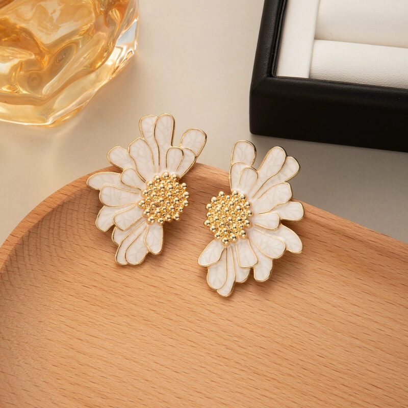 Daisy Flower Stud Earrings