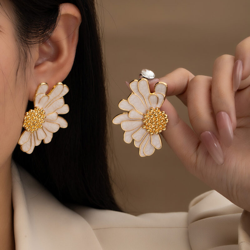 Daisy Flower Stud Earrings