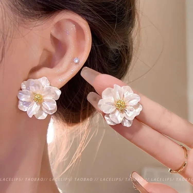 Sweet Petal Flower Earrings