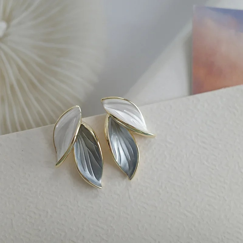 Leaf stud Earring